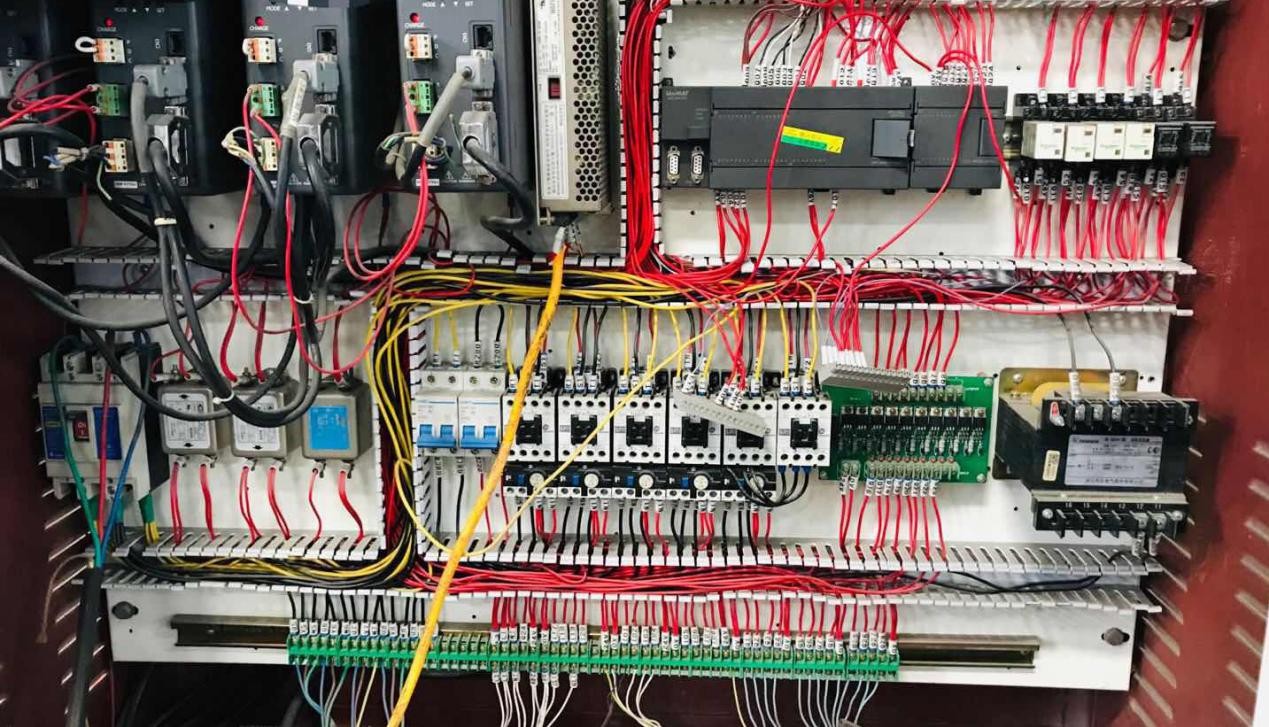 億維運動控制CPU286在切紙機上的應用